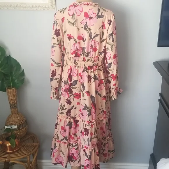 KOjOOIN Pink Floral Smocked Tiered Midi Dress SZ L - Picture 10 of 17